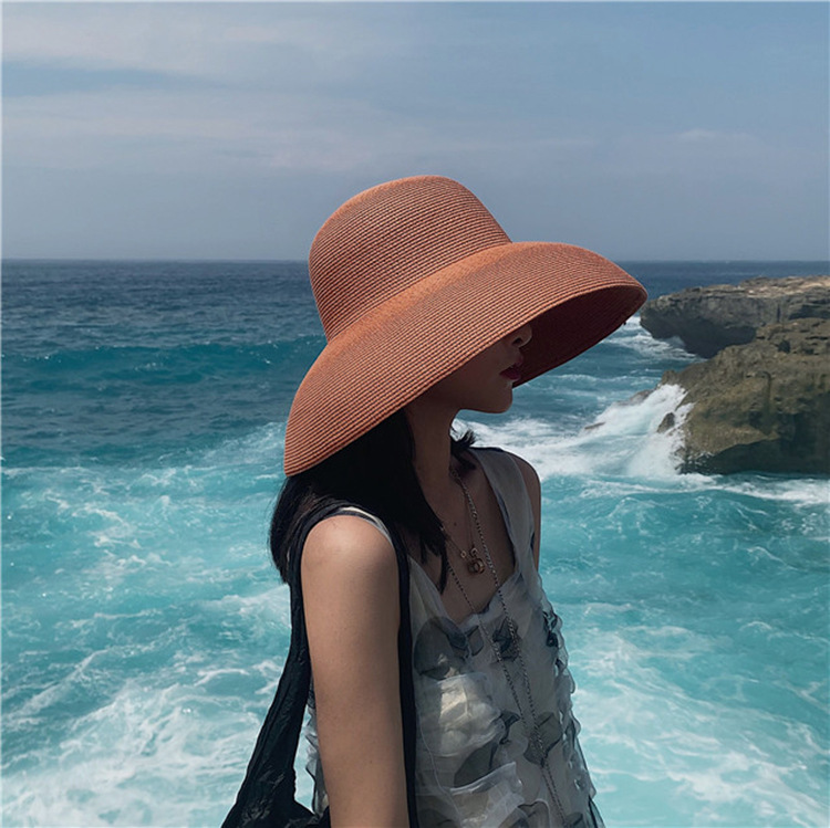 Video su Qual è Cappello estivo da donna in paglia pieghevole con ampia visiera per la spiaggia