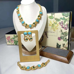 Parure de bijoux indienne occidentale chrétienne bohème en pierre turquoise plaqué or pour femme, collier, boucles d'oreilles, bracelet en résine acrylique et lucite - Product Image 2