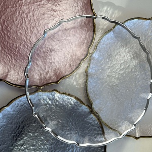 Sottopiatti in Vetro da 13 Pollici con <span class=keywords><strong>Bordo</strong></span> Floreale Elegante, Finitura Martellata e <span class=keywords><strong>Bordo</strong></span> Dorato, Eco-Friendly, per Decorazioni da Tavola per Matrimoni ed Eventi - Product Image 6