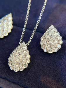 Xinfly Oferta Especial de Moda, Juego de Aretes y Collar de Oro Real de 18K con Diamantes Naturales, Joyería Fina Au750 para Mujer - Product Image 5
