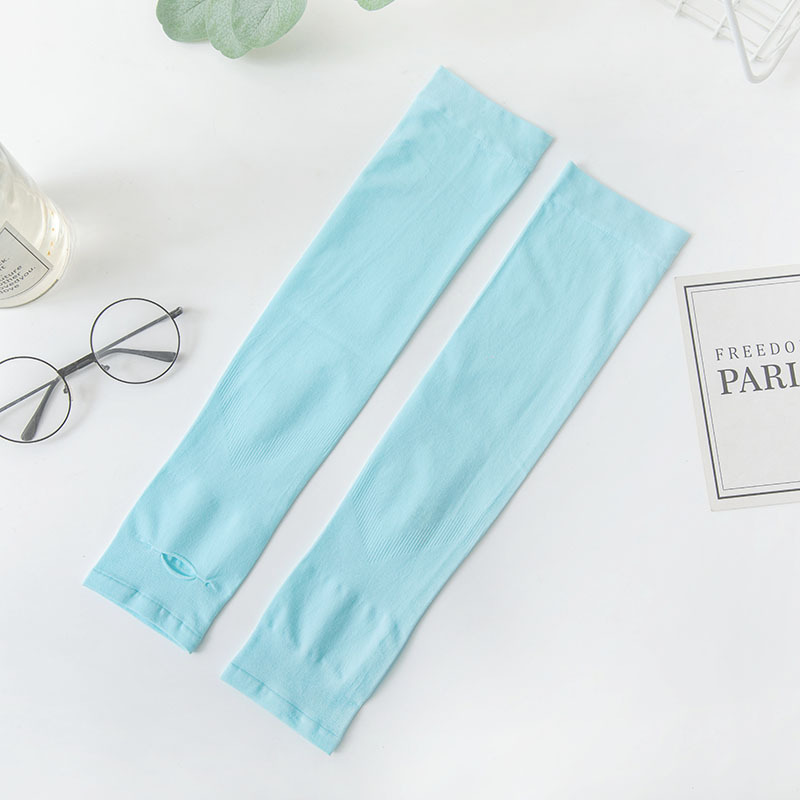 Pouce bleu clair