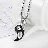 Bijoux de style ethnique rétro européen et américain Couple Tai Chi pendentif en acier inoxydable Gossip Couple collier accessoires