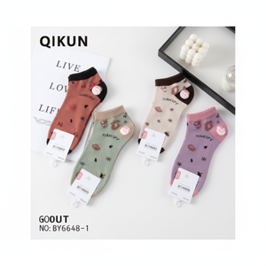 Calzini floreali da donna di colore misto stile invernale caldo e traspirante in Nylon a righe ricamato con cuore trasparente con stampa alla caviglia - Product Image 1