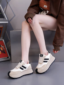 أحذية كاجوال أساسية عالية الجودة مع تفصيلات دقيقة في الخياطة، مقاومة للتآكل ومتينة مع غطاء للأصابع - Product Image 5