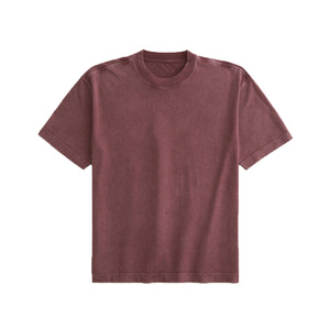 Camiseta minimalista para hombre con costuras planas, interior suave y movimiento sin restricciones para uso casual o ligero en el gimnasio. - Product Image 1