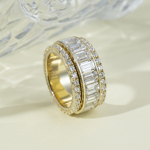 Anillo de Eternidad MSR-2266 Messi Jewelry, Oro Amarillo de 10K, Lujoso, con Tres Hileras de Diamantes Corte Baguette, Anillo Completo - Product Image 2