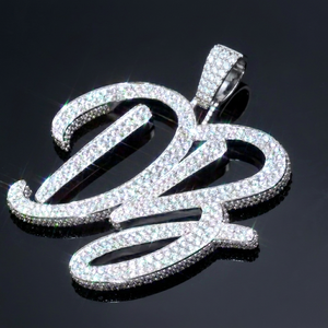 Colgante de Letra de Moissanita Helada, Plata de Ley 925 Bañada en Rodio, Inicial Cursiva, Corte Brillante, Estilo Hip Hop para Fiesta - Product Image 1