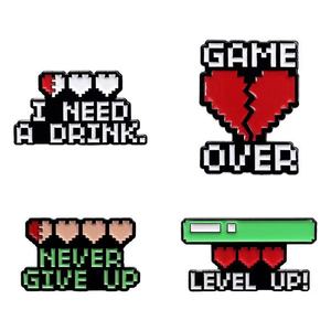 En gros : Pins de jeu en métal, badges en métal style pixel 'Game Over' tendance, et pins en émail souple style anime pour vêtements - Product Image 1