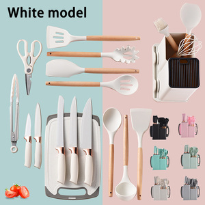 Ensemble d'ustensiles de cuisine en silicone de 19 pièces avec manche en bois, planche à découper, seau de rangement, couteaux de cuisine, ensemble de vaisselle - Product Image 4