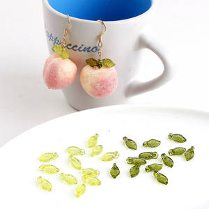 100 Breloques Feuille Verte Transparente en Acrylique/Plastique/Lucite pour Boucles d'Oreilles, Accessoires de Bijoux Faits Main DIY pour Boucles d'Oreilles - Product Image 2