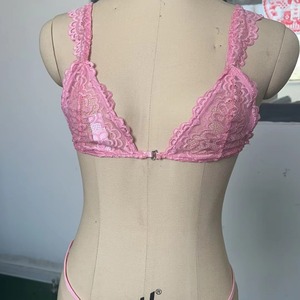 Lingerie sexy trois pièces en dentelle transparente, best-seller européen et américain, avec string et porte-jarretelles pour jeunes filles. - Product Image 1