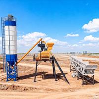Bétonnière forçée JS750 de 0,75 m³ avec cadre de levage incliné et plateforme en tôle diamantée pour la construction