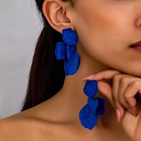 Anting-anting Stud Logam Bunga Besar untuk Wanita, Aksesoris Harian Trendy, Perhiasan Mode Kelopak Bunga, Hadiah untuk Wanita