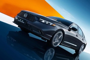 Honda Accord Turbo d'occasion tendance, design luxueux robuste, conduite fluide, qualité fiable, économique pour les conducteurs internationaux - Product Image 4