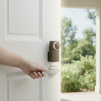 Serrure de porte motorisée adaptable avec application Tuya Smart Life pour clavier, lecteur d'empreintes digitales et code PIN, sécurité pour portes en bois, maison et appartement