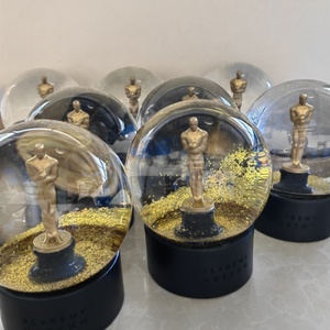 Tùy chỉnh nước toàn cầu vật liệu nhựa phong cách nhân tạo Quả cầu tuyết cho trang trí nội thất và quà tặng thương hiệu - Product Image 6