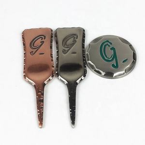 Accesorio <span class=keywords><strong>de</strong></span> <span class=keywords><strong>Golf</strong></span> <span class=keywords><strong>de</strong></span> Aleación <span class=keywords><strong>de</strong></span> Zinc Premium con Logotipo Personalizado, Herramienta para Reparar el Césped y Marcador <span class=keywords><strong>de</strong></span> Pelota <span class=keywords><strong>de</strong></span> Doble Cara Hecho a Mano - Product Image 3