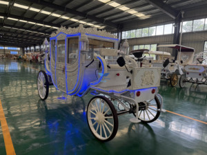 Carruaje Eléctrico Clásico Real, Vehículo Eléctrico Auxiliar para Viajes, Estilo Carruaje de Caballos - Product Image 3