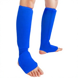 Parastinchi Blu in EVA con Chiusura a Strappo, Protezione Leggera per Adulti, Uso Calcistico, Protezioni per Stinchi e Piedi, Parastinchi e Protezioni per Polpacci - Product Image 1