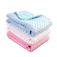 OEM vente en gros double couche couverture à bulles 100% polyester doux pressé mousse bonnet poussette couverture chaude couleur unie taille