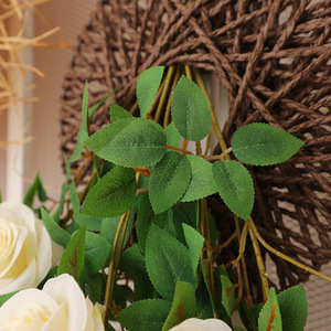 ดอกกุหลาบประดิษฐ์ติดผนัง พลาสติก ดอกไม้ปลอม ตกแต่งบ้าน สไตล์เรียบง่าย รูปทรงไม่สม่ำเสมอ บรรจุภัณฑ์ชิ้นเดียว - Product Image 1