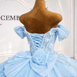 Vestido de Quinceañera Princesa Lsdz023-Pz de Lujo Azul Claro con Escote Corazón, Cintura Vichy, Tul Brillante y Bordado Botánico - Product Image 5