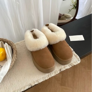 Botas de nieve lujosas para mujer, zapatos de nieve con suela gruesa, tacones altos, forradas con piel sintética y algodón grueso, zapatos de invierno. - Product Image 2
