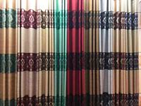 Tissu de rideau jacquard floral occultant de luxe en polyester 100% teint en fil, poids moyen, largeur 2,8 m, 251 GSM, fourni par l'usine