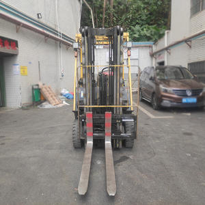 Montacargas Eléctrico Hyster de 1.75 Toneladas, Contrapesado, para Uso en Interiores, con Neumáticos Sólidos y Operación con Asiento - Product Image 4