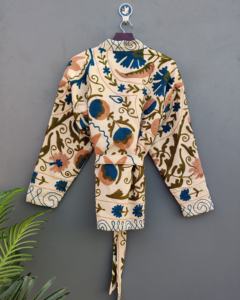 Chaqueta corta bordada a mano Suzani de la mejor calidad 100%, bata Kimono bordada, chaqueta elegante clásica de estilo bohemio - Product Image 5