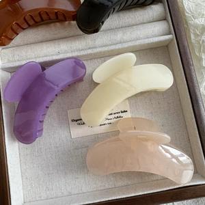 Pince à cheveux en acrylique transparente géante pour femme, motif lune creuse, couleurs bonbon, pour cheveux épais - Product Image 4