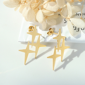 Everyday simple design sparkling super star charm ear stud acciaio inossidabile 18k gold PVD gold anit tarnish orecchino per ragazze - Product Image 3