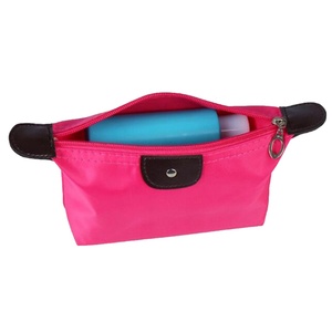 Bolsa de Cosméticos Promocional al por Mayor, Bolsa de Maquillaje de Nailon con Cremallera Negra, Impermeable, con Logotipo Personalizado - Product Image 3