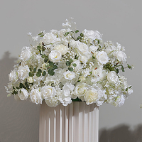 Bola de flores artificiales elegantes blancas, diseño de marco geométrico para escenario de boda, mesa de pasarela, decoración de salón, ventana, camino de exposición