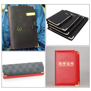 Couverture de carnet en cuir avec protège-coins métalliques pour la protection des carnets et agendas, accessoire de protection, artisanat de gaufrage - Product Image 1