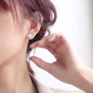 韩式简约百搭合金树脂吊坠耳环女式时尚甜美优雅礼品耳环 - Product Image 4