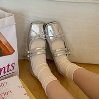 Nouvelles Escarpins Mary Jane argentés style français rehaussant la taille pour femme, collection automne 2025, à talon compensé, couleur unie, bout carré