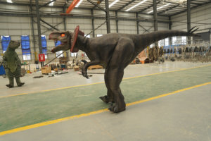 Costume de dinosaure <span class=keywords><strong>Velociraptor</strong></span> Mutant Zigong CET avec design de pattes cachées, léger, tailles personnalisées pour centres commerciaux, aéroports et parcs à thème - Product Image 3