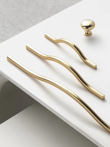 Gagang Kabinet Lengkung dari Paduan Seng, Modern Mewah Ringan, Jarak Lubang Ganda, Hitam Emas, Gagang Pintu Lemari Laci Panjang - Product Image 6