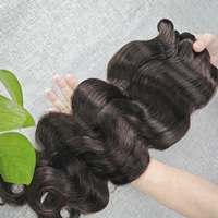 Lots de Cheveux Humains Indiens Bruts Ondulés Non Traités 30 Pouces, Cuticules Alignées, Vente en Gros