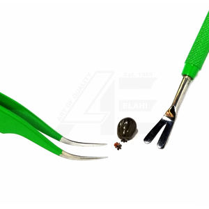 Kit Premium para Eliminar Garrapatas 2026 - Juego de Dos Extractores de Garrapatas de Acero para Gatos y Perros, Kit de Primeros Auxilios con Estuche de Cuero, ODM OEM - Product Image 3