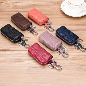 Porte-clés pour homme en cuir de vache véritable à motif crocodile Andong - Product Image 2