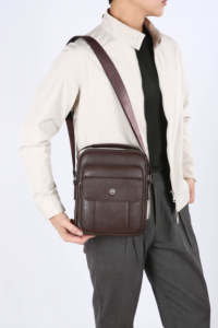 Sac bandoulière personnalisé de haute qualité en cuir PU pour homme, sac messager sportif pour usage quotidien - Product Image 6