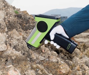 เครื่องตรวจจับโลหะหนักในดินแบบพกพา HXRF-800 พร้อมหัวตรวจจับแบบ SDD ระบายความร้อนด้วยลม - Product Image 2