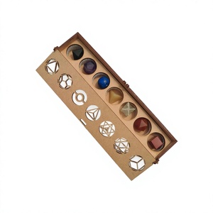 Ensemble de 7 cristaux chakra avec solides de Platon, géométrie sacrée, pierres de guérison, Reiki, méditation, yoga, équilibrage énergétique, pierres précieuses - Product Image 1