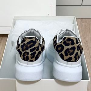 Chaussures de créateur pour hommes, chaussures de sport de luxe de haute qualité pour femmes, baskets mode à plateforme, chaussures décontractées basses pour la marche - Product Image 2