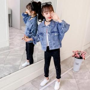 Chaquetas vaqueras casuales azules acolchadas de otoño para niñas con lazo en la espalda, venta al por mayor de fábrica para niños - Product Image 4