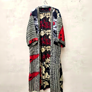 Peignoir Kimono de Luxe Vintage Fait Main en Soie Longue, Robe de Chambre Maxi avec Taille Élastique, Vêtement de Nuit Ethnique en Sari Recyclé - Product Image 1