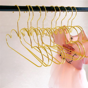 <span class=keywords><strong>Cintre</strong></span> en métal forme de <span class=keywords><strong>nuage</strong></span> pour bébé enfants ensemble de vêtements pour enfants peu encombrant organisateur de placard écharpe Hijab <span class=keywords><strong>cintre</strong></span> - Product Image 5