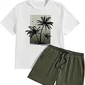 Ensemble décontracté pour homme : T-shirt blanc à manches courtes avec imprimé palmier et short vert olive, respirant, coupe classique, col rond, en jersey de coton - Product Image 1